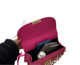 Bolsa Transversal Cindy - Corrente Dourada com Strass, Alça de Mão e Fecho de Zíper