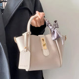 Bolsa Tote em Couro Fiorella - com Nécessaire | Ideal para o Dia a Dia