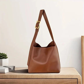 Bolsa de Ombro Allure em Couro - Acompanha Nécessaire | Design Minimalista